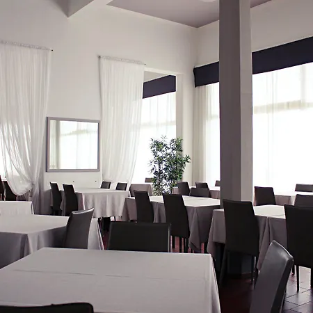 מלון דירות Marina 3*