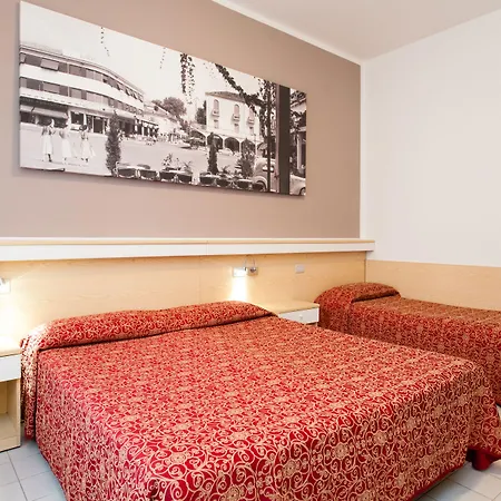 מלון דירות Marina 3*